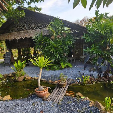 Baan Farang Homestay Phra Saeng Ban Nam Dam Exteriér fotografie